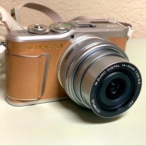 Olympus PEN E-PL9 Digital Camera